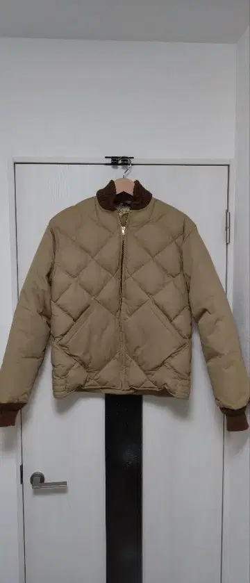 웨어하우스 다운 자켓