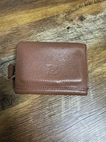 IL BISONTE 브라운 가죽 3단 폴더형 지갑