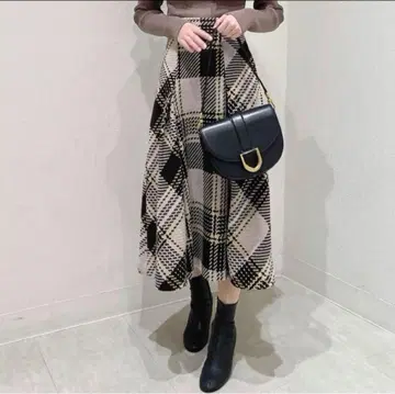 SNIDEL 체크 무늬 플레어 롱 스커트