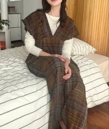 새상품 체크 무늬 셔링 살로펫 브라운 S 올인원 lumier