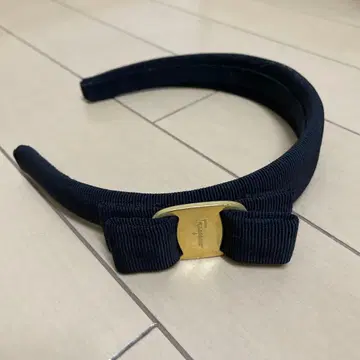 Ferragamo 블랙 리본 머리띠
