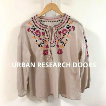 URBAN RESEARCH DOORS 어반 리서치 도어스 자수 블라우스