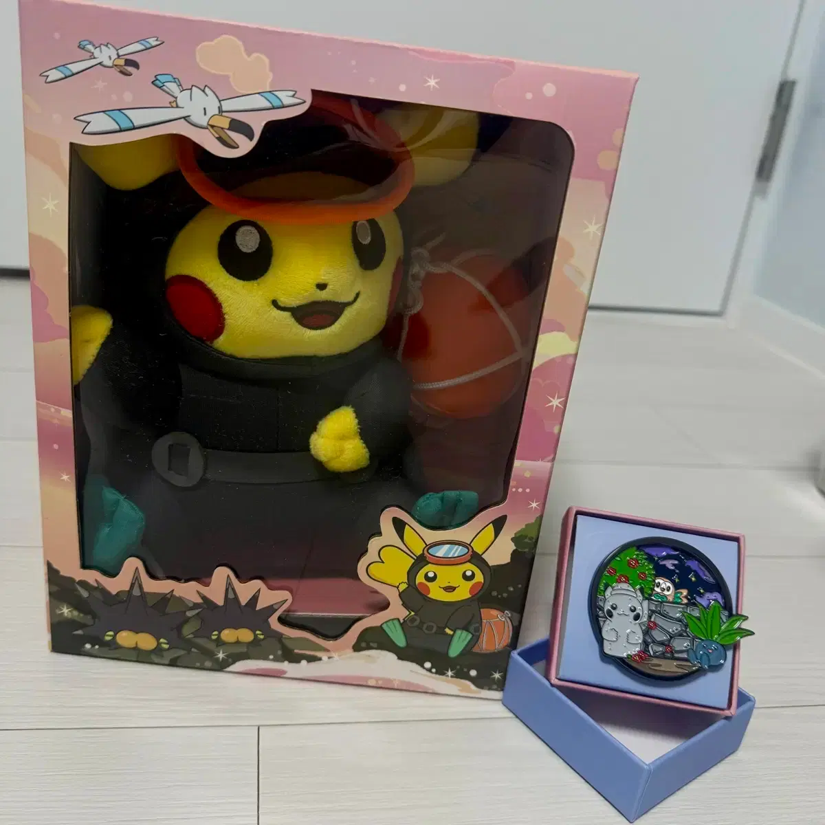 Pokemon Jeju pop up haenyeo dolhareubang Pikachu set doll pin badge Rowlet Gloomy