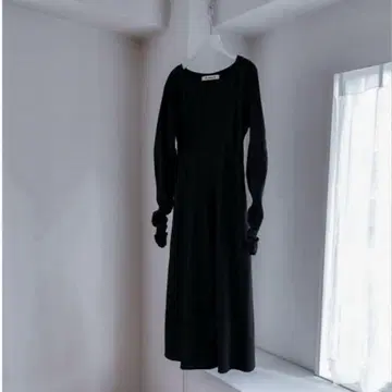 PINUE 써멀 원피스 블랙 S