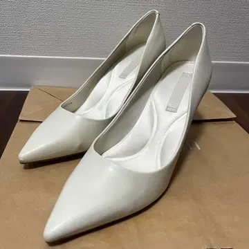 화이트 펌프스 찰스앤키스 스틸레토 25cm