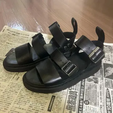 닥터마틴 GRYPHON 샌들 24cm