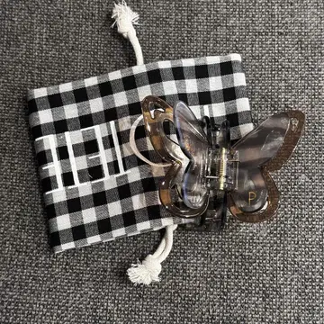POTETE butterfly clip black 버터플라이 헤어 클립