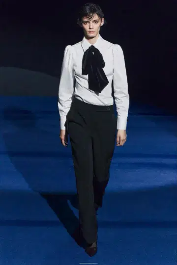 [ 인기 완판템 ] ZARA 벨로아 리본 셔츠