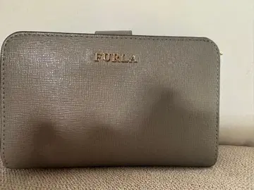 미사용급 새상품급 FURLA 그레이 베이지 접이식 지갑