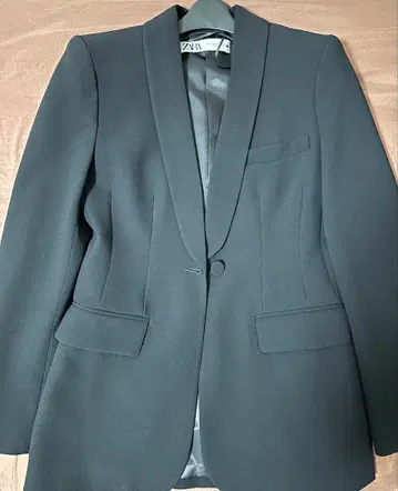 ZARA 블랙 테일러드 자켓