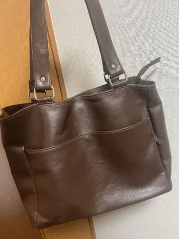 브라운 가죽 백