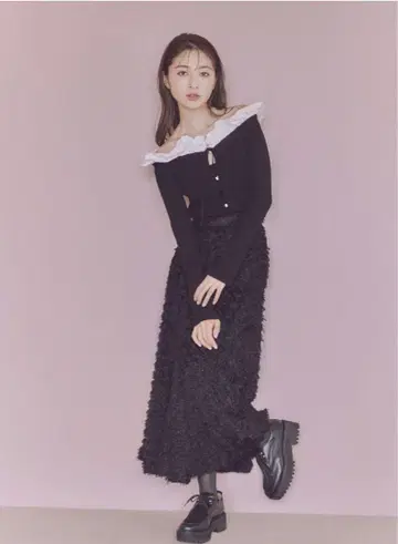 스나이델 SNIDEL 프릴 오프숄더 풀오버