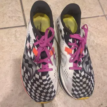 Saucony ENDORPHIN PRO 2 24.5cm 화이트 블랙