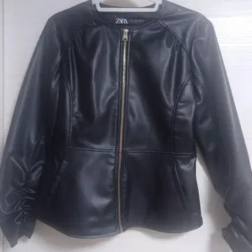 ZARA 블랙 합성 피혁 자켓
