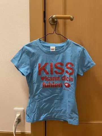 KISS 스카이블루 반팔 T셔츠 ((초레어))