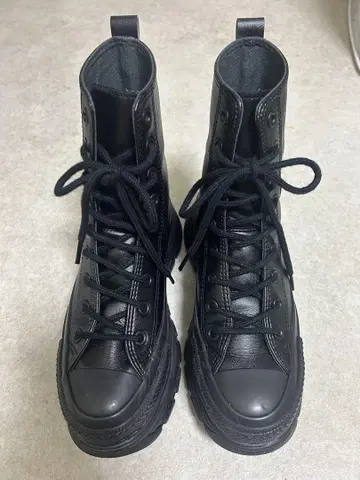 CONVERSE 블랙 하이컷 통굽 부츠