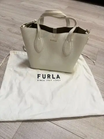 FURLA 화이트 가죽 숄더백