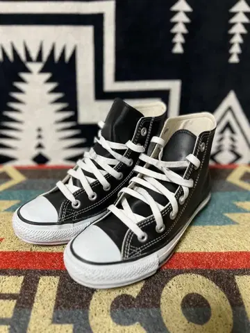 컨버스 하이컷 스니커즈 올 가죽 23.5cm