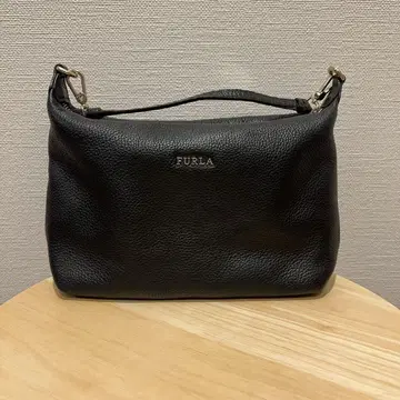 FURLA 소피 숄더백 블랙