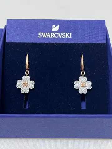 Swarovski 스와로브스키 꽃 모티브 귀걸이 크로스