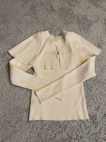 새상품급 스나이델 2way 아이보리 긴팔 상의