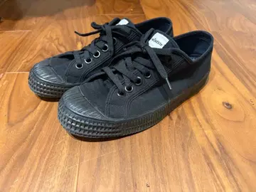 NOVESTA 블랙 캔버스 스니커즈 26cm