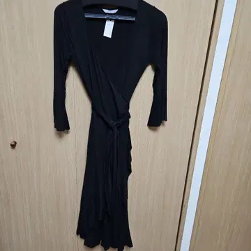 띠어리 루스 블랙 랩 원피스