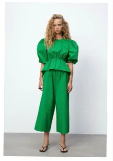 미사용 새상품! ZARA 퍼프 슬리브 프린트 팝 탑