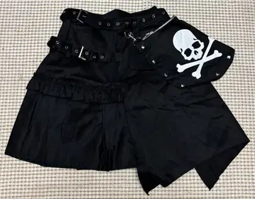 블랙스컬 프린트 미니 스커트
