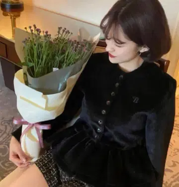 [ 당일 발송 ] [ 컨디션 최상 ] Bibiy. 페플럼 가디건 블랙