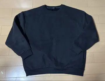 BEAMS HEART 블랙 크루넥 트레이닝복