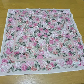 핑크 장미 무늬 손수건