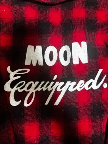 Moon Equipped 체크 무늬 플란넬 셔츠