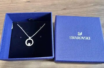 Swarovski 원형 펜던트 목걸이