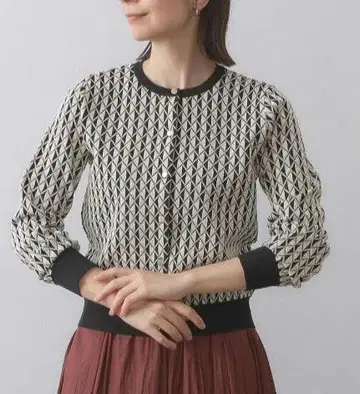 기하학 패턴 자카드 니트 가디건 오파크 클립