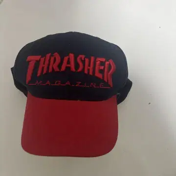 THRASHER MAGAZINE 캡 블랙/레드