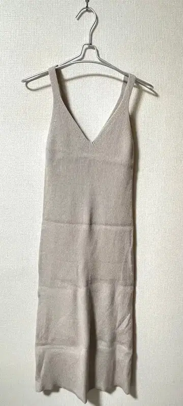 ZARA 베이지 슬리브리스 니트 원피스 M 사이즈