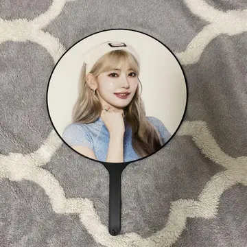 르세라핌 사쿠라 부채