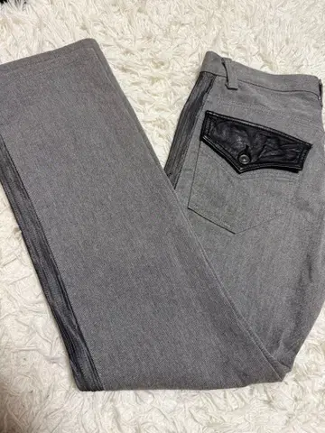 꼼사맨 그레이 데님 팬츠 소가죽