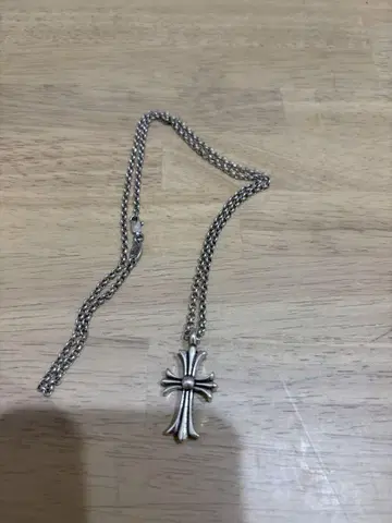 실버 크로스 목걸이