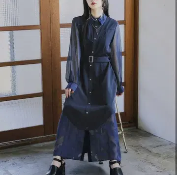 31일까지 가격 인하 중 [ HARE ] 이소자이 절개 시어 원피스