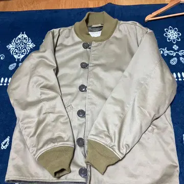 파일 라이너 자켓 올리브