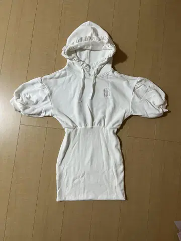 evelyn 로고 프릴 원피스 프릴 후드티