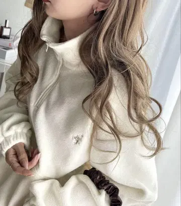 아이보리 베이지 하이넥 플리스 자켓