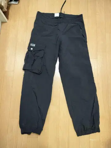 80SLIFE'S A BEACH 블랙 카고 팬츠