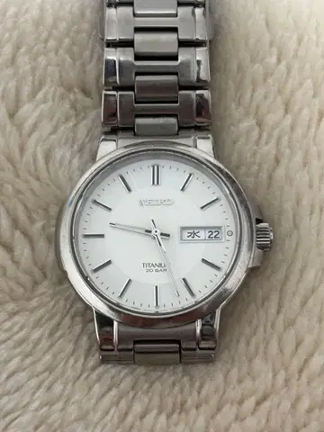 SEIKO 티타늄 손목시계 20BAR