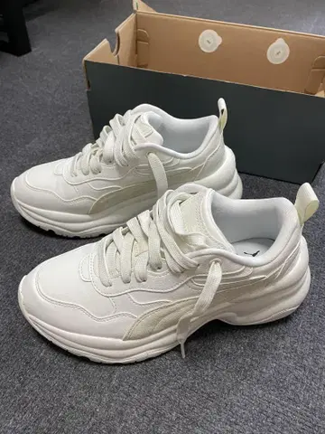 Puma 화이트 스니커즈 UK 5