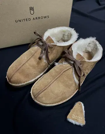 클락스 UNITED ARROWS 무스탕 디저트 트렉