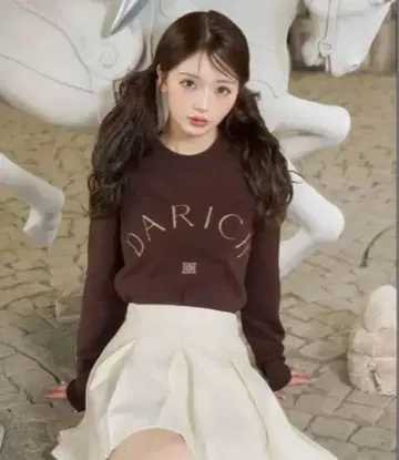 다리치 로고 니트탑 BRN