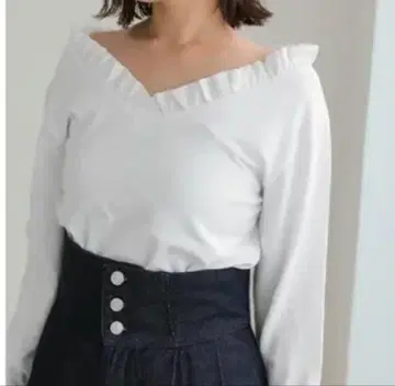새상품 DONOBAN 도노반 롱T V넥 프릴 긴팔